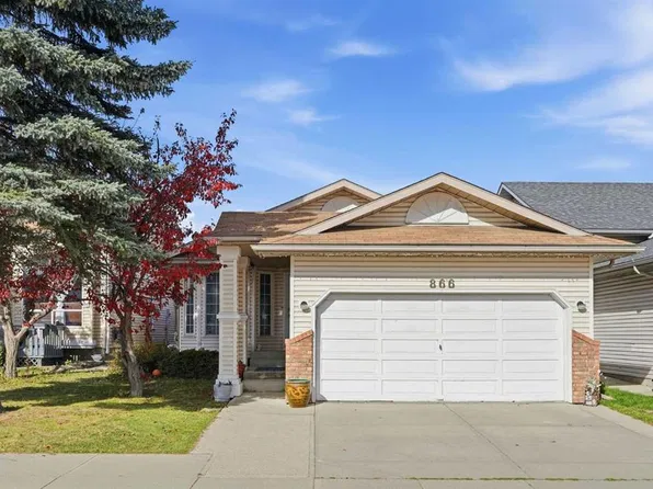 866 Applewood Dr SE, Calgary, AB T2A 7R6