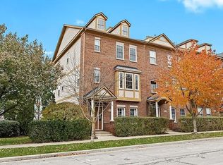 1615 Town Commons Dr, Howell, MI 48855