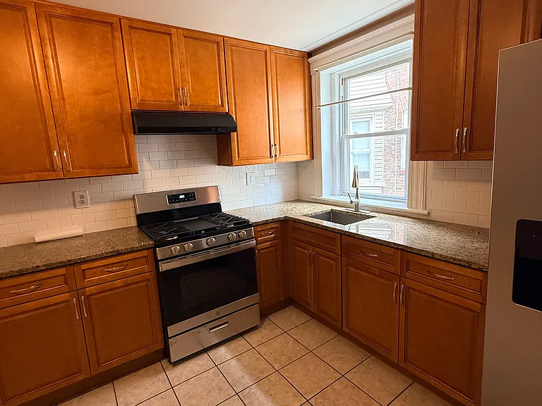 129-131 Cherry St #131- 1ST FL — Photo 9