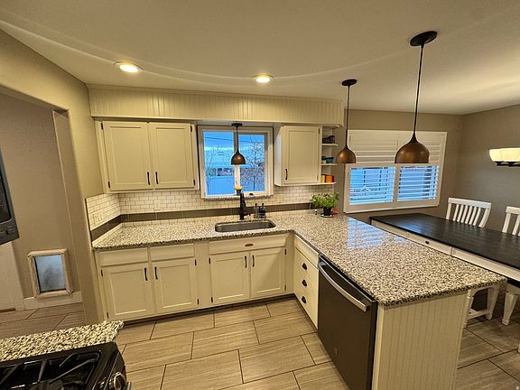 5th image of 8218 S Coolidge St