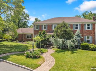 2 Edgewood Ave N, West Orange, NJ 07052