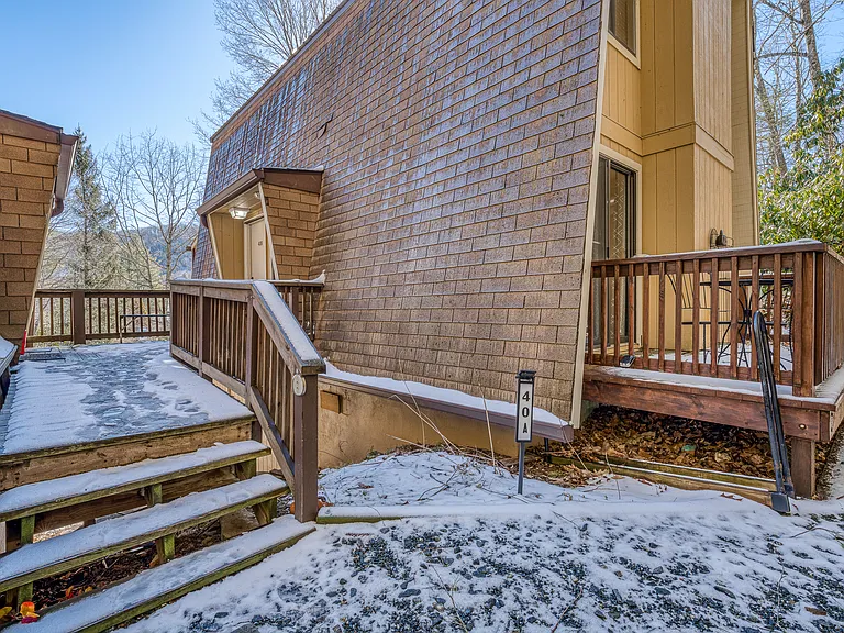 40 Spruce Ct #B — Photo 12