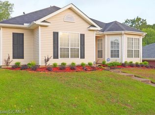 1214 Smithfield Rd E, Mobile, AL 36695