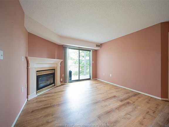 5th image of 2922 Rivard Ave #211
