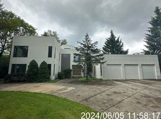 55 Winona Rd, Highland Park, IL 60035