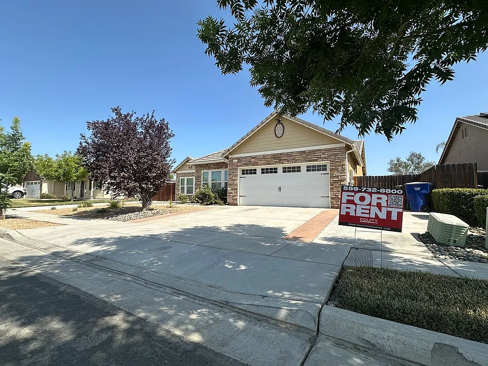 1562 National Dr