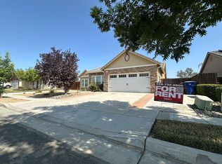 1562 National Dr, Lemoore, CA 93245