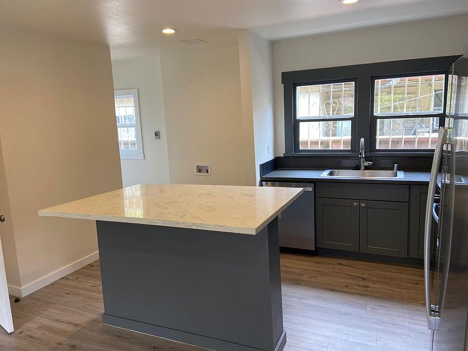 1st image of 937 W 45th St #939-1/4