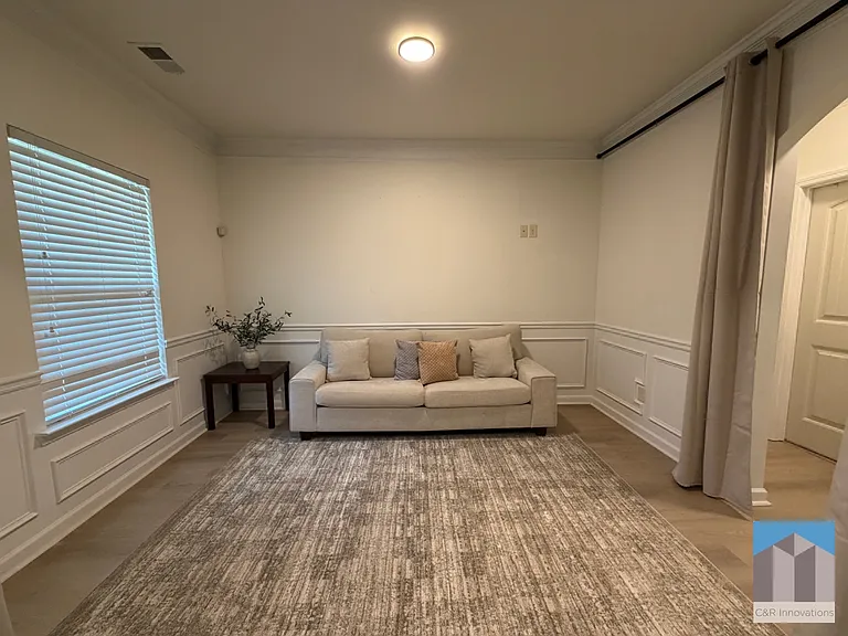 838 Pine Ln — Photo 3