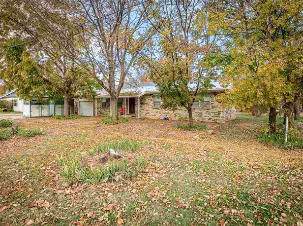 127 E Texas St, Walters, OK 73572