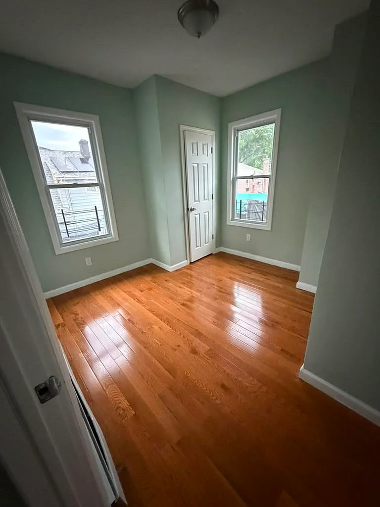 3 bed, 1200 sqft, $3,454 — Photo 4
