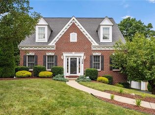 108 Oak Moss Dr, Coraopolis, PA 15108