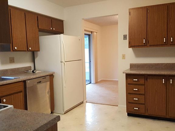 5th image of 994 Carolina Cir