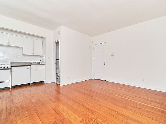 5th image of 400 W 45th St APT 2B