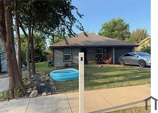 5 bed, 1886 sqft, $2,500 — Photo 2