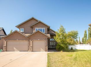 11 Aldrich Close, Red Deer, AB T4R 3R5