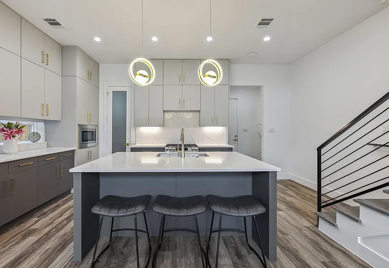 2429 Vagas St — Photo 10