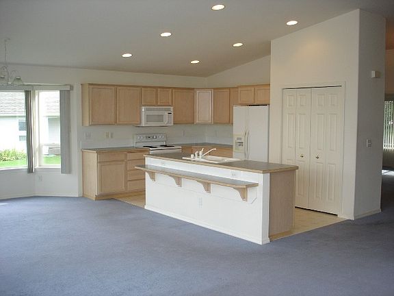 4th image of 1145 N Tanglewood Ln