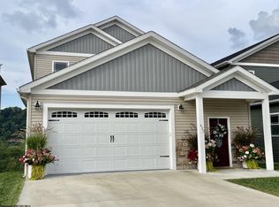 423 Kings Point Ln, Morgantown, WV