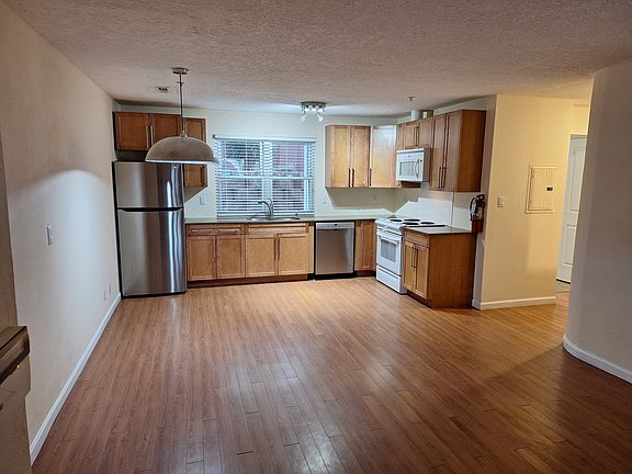 2nd image of 1512 Gold Ave SE #B