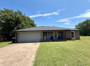 1225 Sandstone Dr, Cleburne, TX 76033