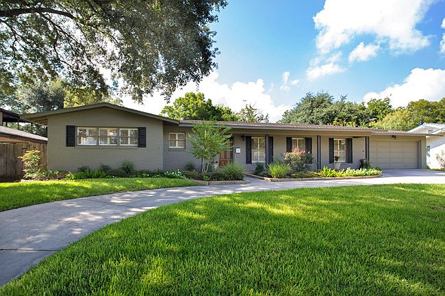 1st image of 218 Hillview Dr