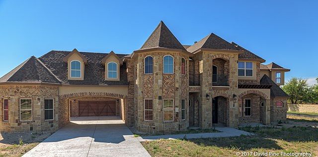 1st image of 12 La Paz Cir