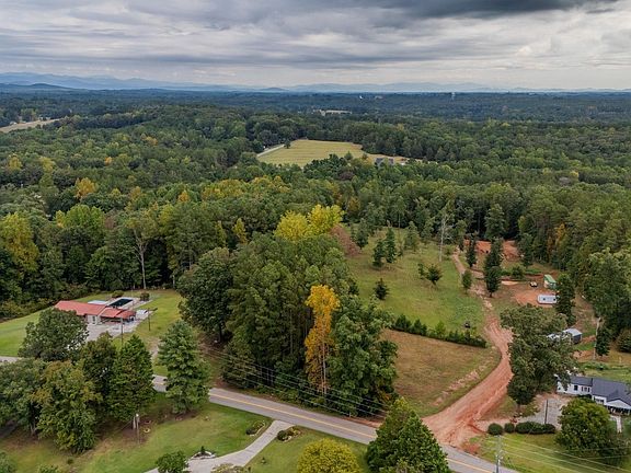 3rd image of 621 Rock Crusher Rd