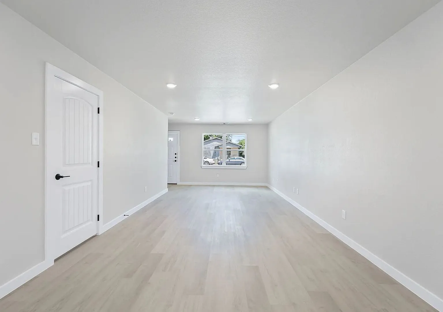 Modern Townhome for Rent Modern Living at Its Best! — Photo 4