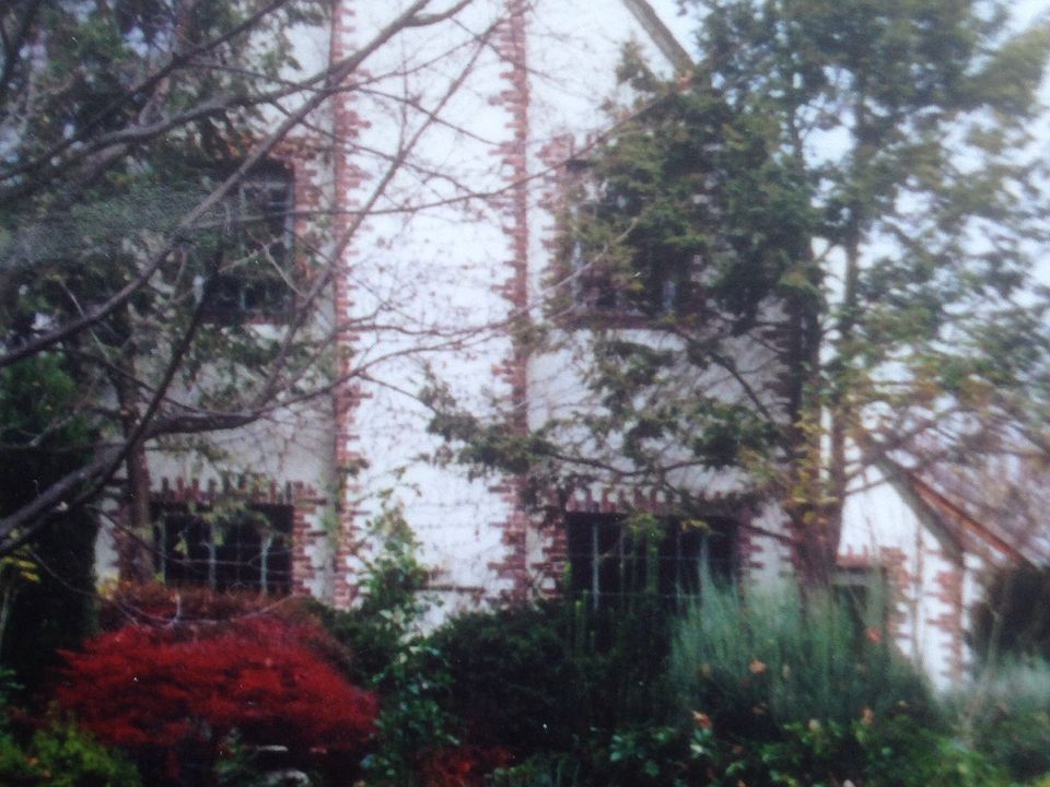 2nd image of 434 Rosebank Ave