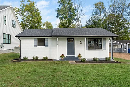 1305 Chickering Dr Photo 1
