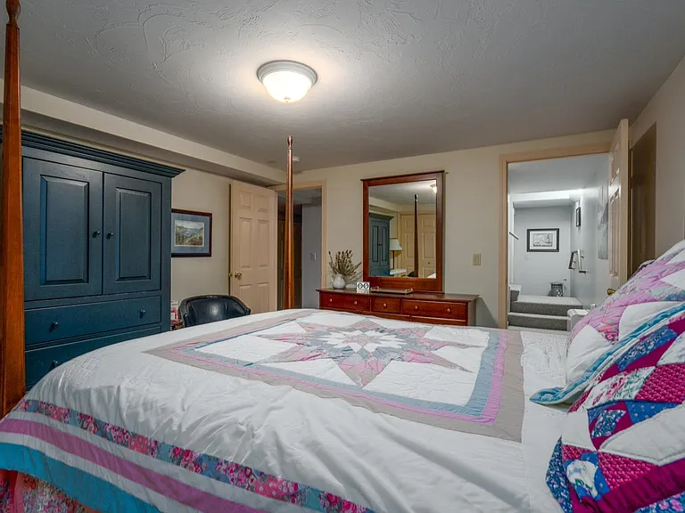 39 Robertson Dr — Photo 23