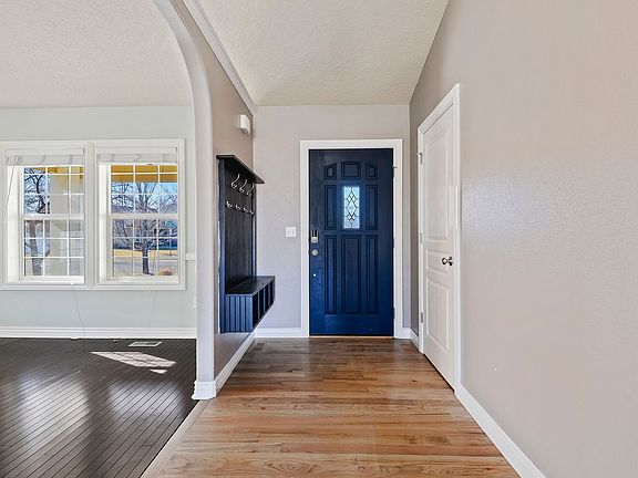 3rd image of 624 S Slate Creek Way