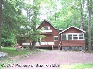 49 Wallenpaupack Dr, Lake Ariel, PA 18436