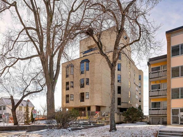 9734 111th St NW #10, Edmonton, AB T5K 1J8
