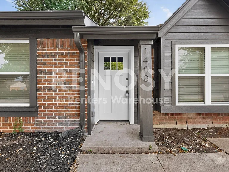 1408 Seely St — Photo 4