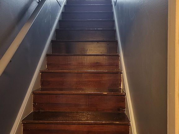 4th image of 1173 Duxberry Ave
