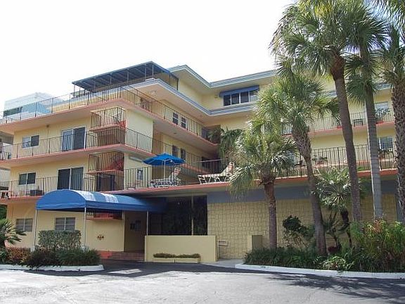 2nd image of 2539 S Bayshore Dr APT 225