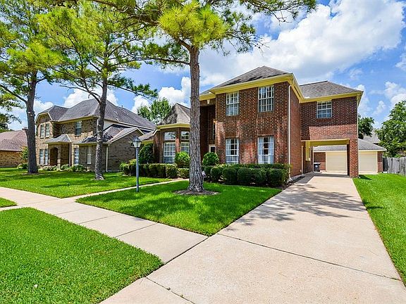 2nd image of 143 Shadow Wood Dr