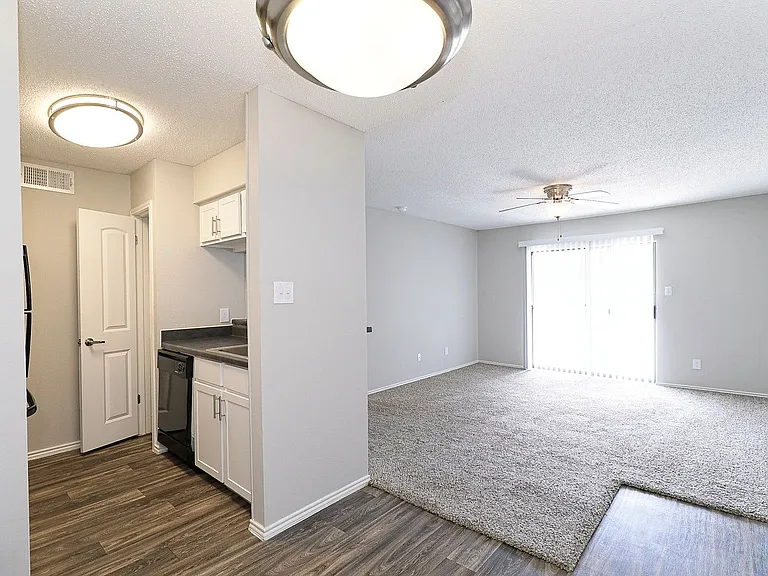 City Crest Apartments — Photo 74