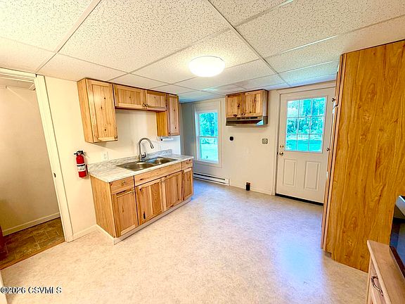 5th image of 1082 Packer St