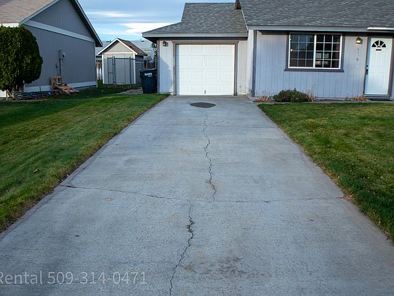2nd image of 4726 Daisy St