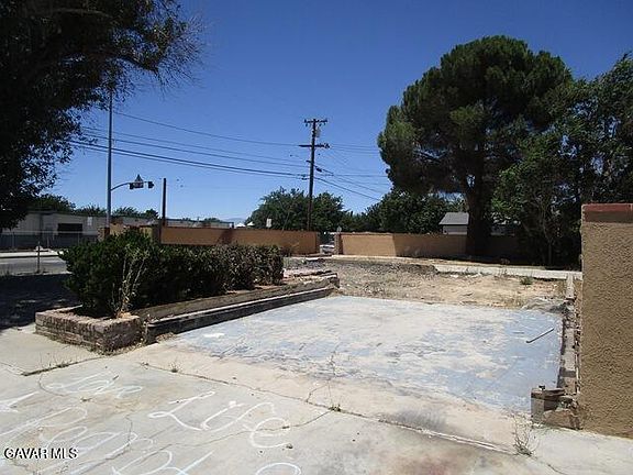 4th image of 1475 Boyden Ave