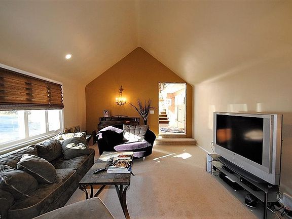 4th image of 26651 Shaker Blvd