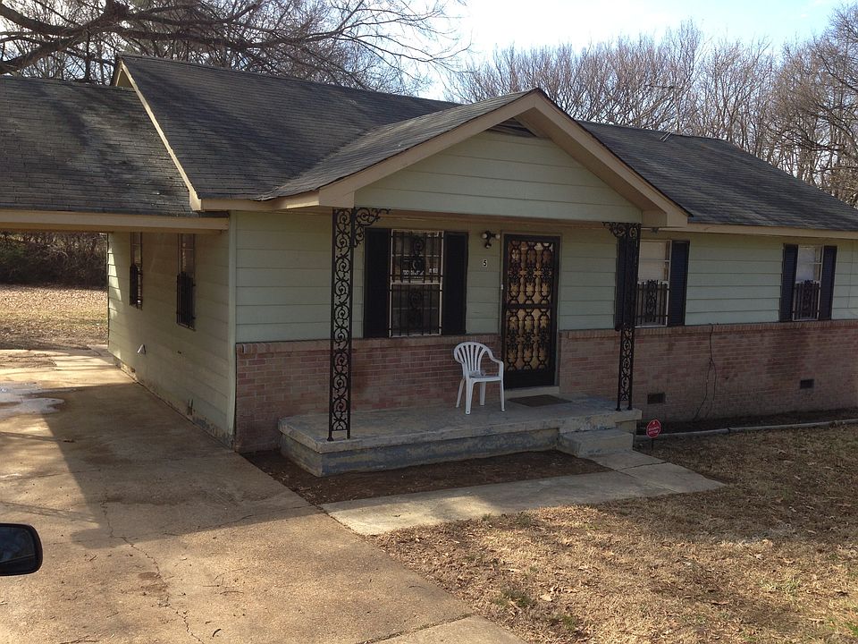 2nd image of 5 W Rollins Rd