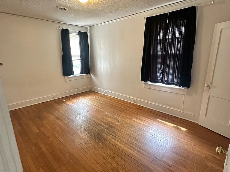 527 Maryland Ave — Photo 12