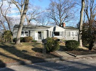 1 Pepperidge Rd, Trumbull, CT 06611