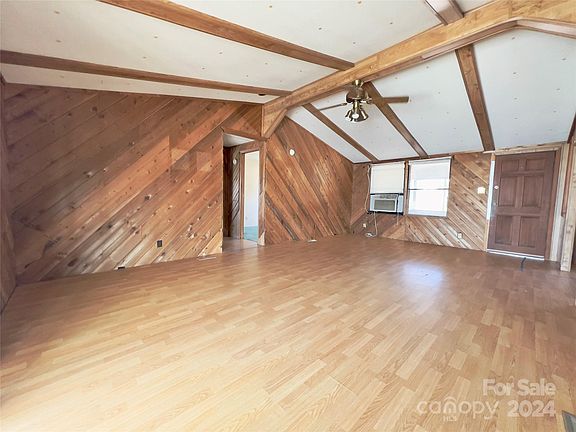 5th image of 102 Ensign Pl