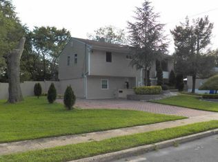 9 Nottingham Dr, Howell, NJ 07731