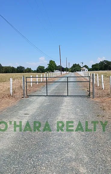 10133 Davis Rd — Photo 41